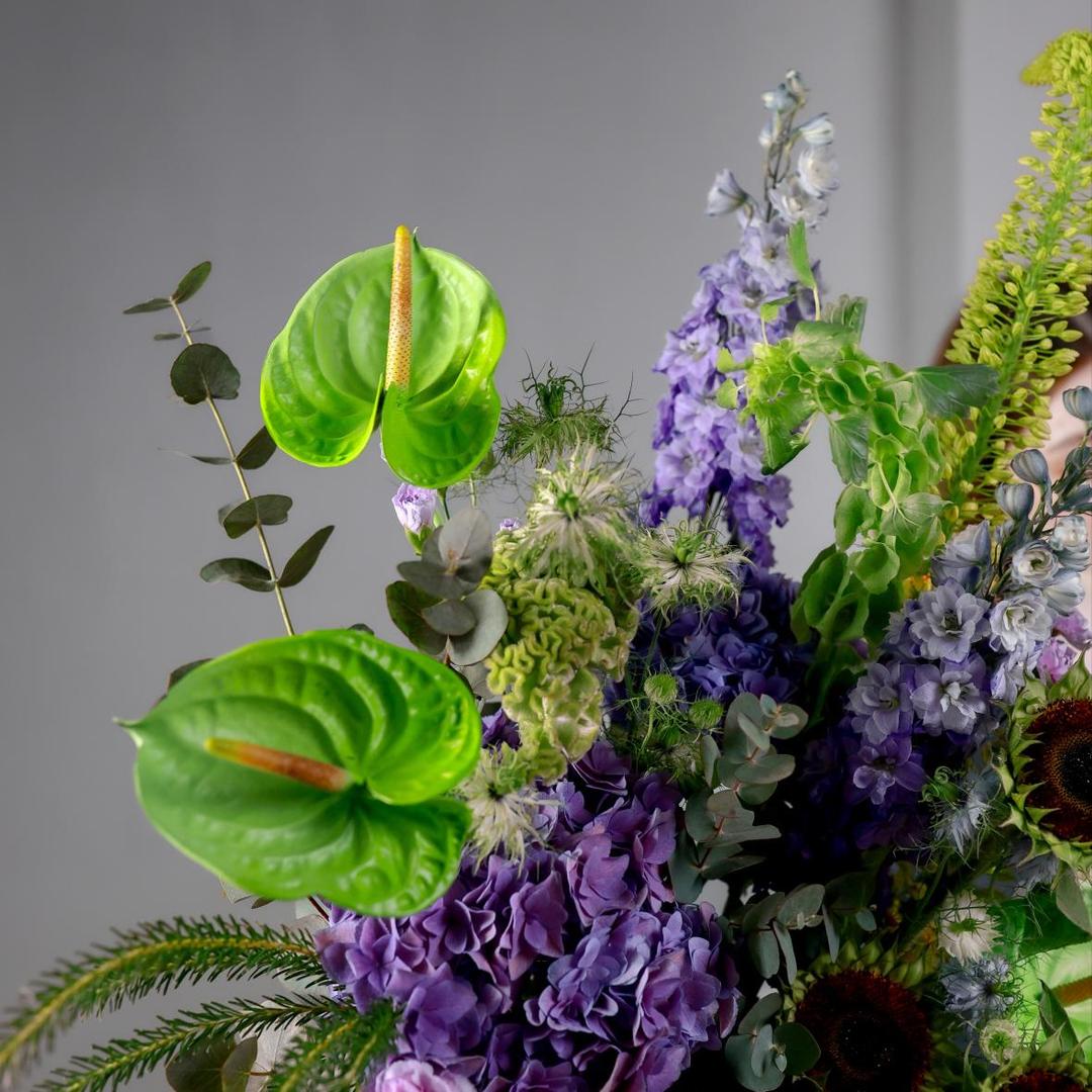 Авторский букет с антуриумами (мужское счастье)