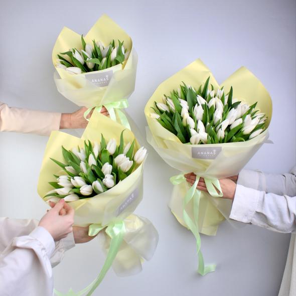 Букет из белых тюльпанов (в трех размерах)