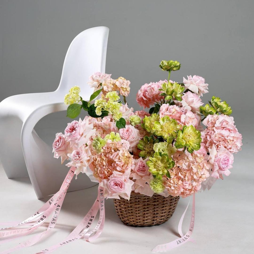 Композиция в корзине Розовый замок