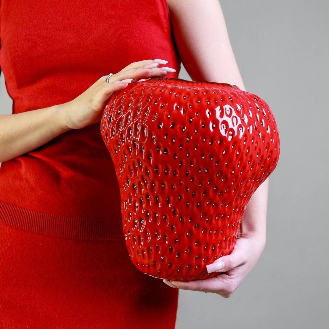 Ваза Клубника