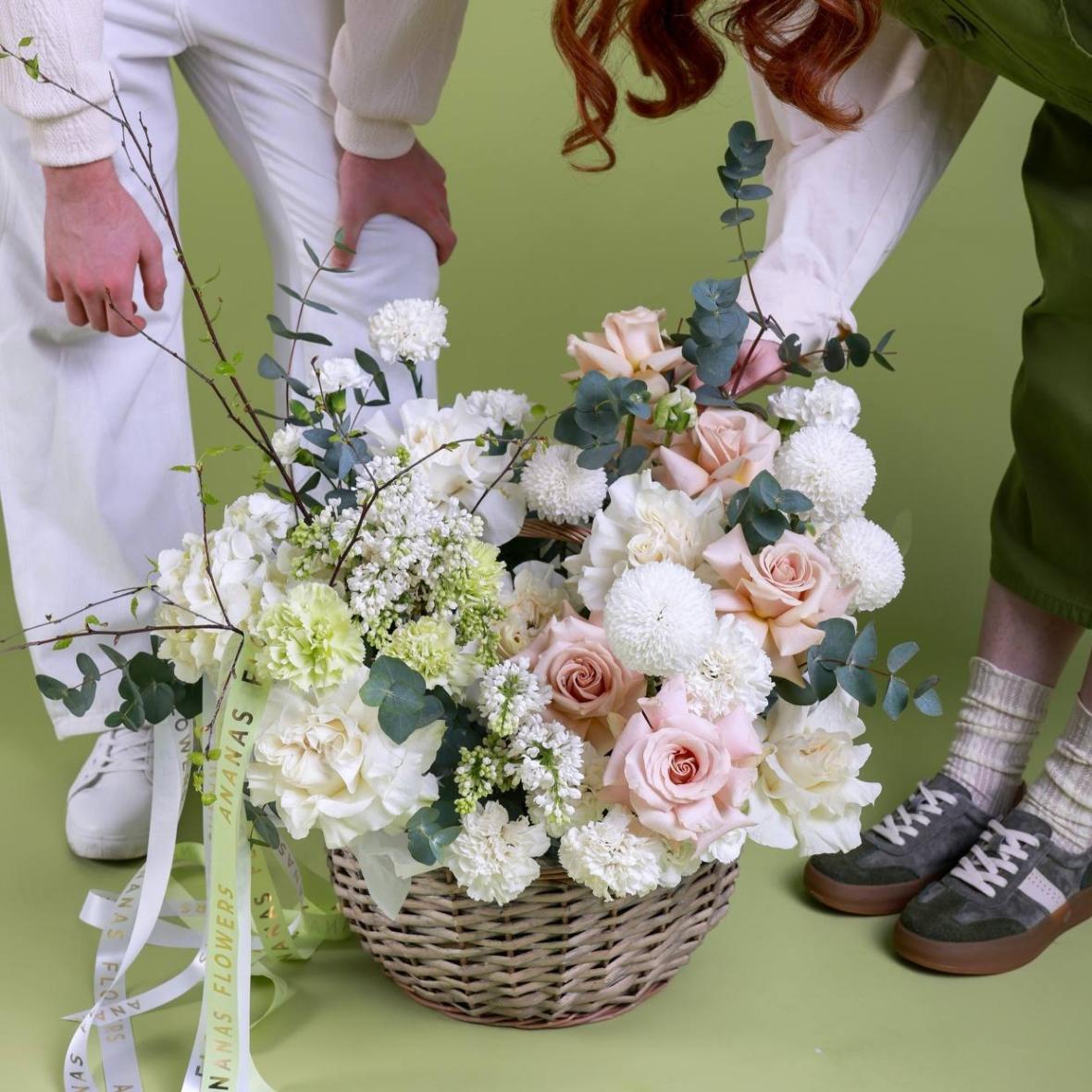 Композиция в корзине История на двоих