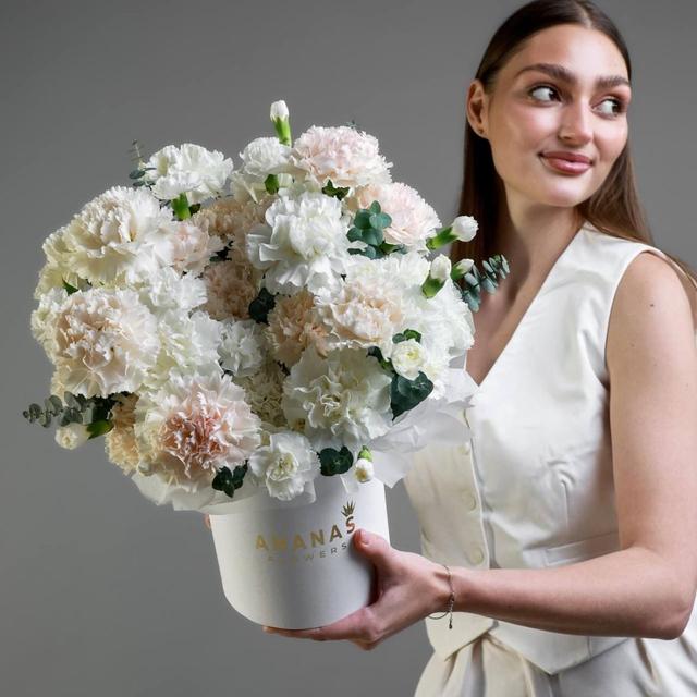 Композиция в коробке Нежные диантусы (в двух размерах) Композиция в коробке Нежные диантусы (в двух размерах)