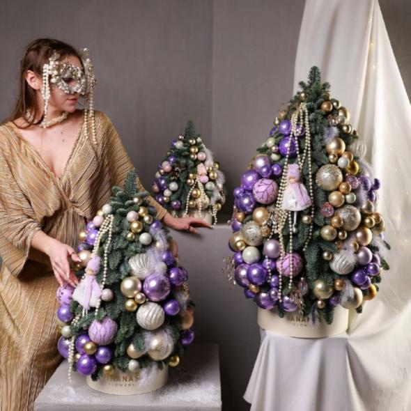 ЕЛКА В СИРЕНЕВО-ЗОЛОТОЙ ГАММЕ (В ТРЕХ РАЗМЕРАХ) ЕЛКА В СИРЕНЕВО-ЗОЛОТОЙ ГАММЕ (В ТРЕХ РАЗМЕРАХ)