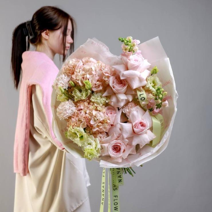 Букет Неповторимый шарм (в двух размерах)