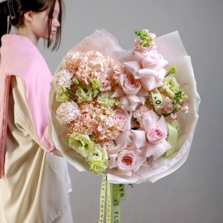 Букет Неповторимый шарм (в двух размерах)